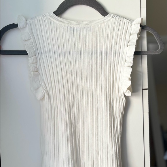 🌟2/$14🌟 Zara Cropped Ruffle Frilly Sleeveless Blouse - Picture 5 of 5
